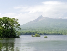 20100622hokkido-oonuma-komagatake.jpg